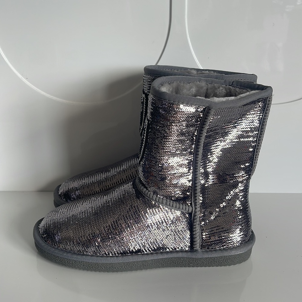 NFL Las Vegas Raiders Sequin Boot - Picture 3 of 3